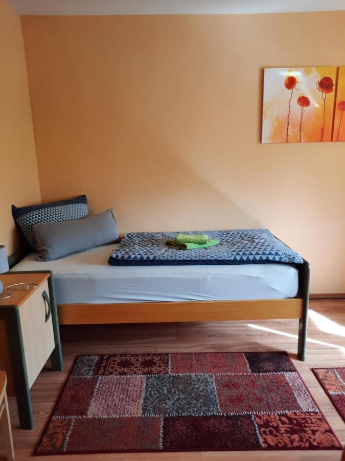 Monteur- Und Ferienwohnung In Hainichen - Obergeschoss Oder Dachgeschoss - Familie Weber Bockendorf Eksteriør billede
